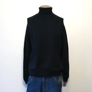 Vintage Form fitting 1pc Men's Black Turtleneck Sweater by Perry Ellis